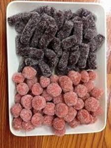 1kg gồm 500g kẹo dâu tây +500g kẹp dâu tằm