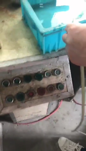 Hệ thống bôi trơn làm mát bằng nước làm mát bằng máy khắc với ống dẫn khí chèn nhanh