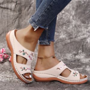 [Free Shipping] Plus-Size One-Strap Sandals 2026 WomenS Summer Roman-Style Sandals Wedge-Heeled Thick-Soled Embroidered Floral WomenS Sandals