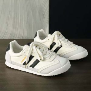 2026สไตล์ใหม่ รองเท้าส้นแบนลำลอง รองเท้าผ้าใบผู้หญิงแฟชั่น รองเท้าไซส์ใหญ่ พื้นรองเท้านุ่มเบาสบาย กันลื่น รองเท้าเดิน ไซส์ 36-45