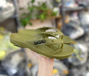 CrocsFanClub - Xỏ ngón classic đế offroad cho cả nam nữ Pbx14