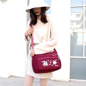 Chibao กระเป๋าหญิงกระเป๋ารุ่นใหม่ 2024 กระเป๋าถืออารมณ์แฟชั่นฤดูใบไม้ร่วงและฤดูหนาวกระเป๋าสะพายไหล่ปักลายสไตล์จีน