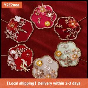 【Local shipping】 Trung Quốc Retro Chúc May Mắn Fan Cưới Cầm Tay Hoa Fan Với Tua Cổ Tinh Tế Mặt Dây Chuyền Quà Tặng