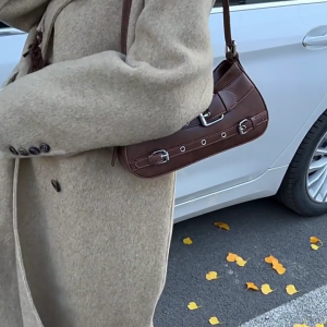 Women Shoulder Bag Trendy Handbag All-matching Underarm Bag Stylish Buckle Armpit Bag Retro Commuting Bag for Travel