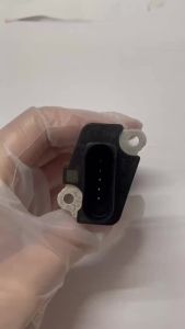 AFH70-46 Mass Air Flow Sensor Meter MAF For Au-di A4 A6 A8 Q7 V-W Phaeton- 059906461K