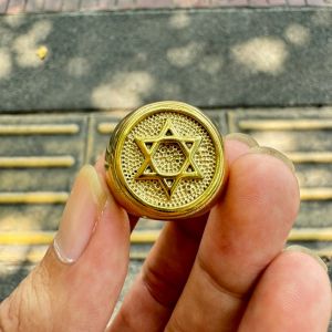 แหวนทองวินเทจ หน้าดาวหกแฉก หมายถึงสัมผัสทั้งหก ซึ่งเป็นพิ้นฐานของการหยั่งรู้ งานดีไม่ลอกไม่ดำ