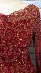 Set Kebaya Pesta Maroon + Longyorso dan Tok Lereng