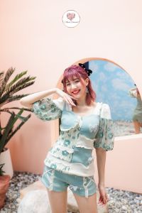 Maria Diamond Brand การันตีเสื้อผ้าแบรนด์แท้Set เซ็ทเสื้อ+กางเกงขาสั้นเเต่งอะไหล่สุดปังทั้งตัว ตกเเต่งด้วยผ้าลูกไม้ปั๊มลวดลายดอกไม้สวยงามสุดๆโทนสีเขียวสดใส