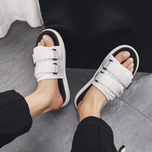 รองเท้าแตะชายหาดผู้ชาย รองเท้าหัวกลม รองเท้าแตะผู้ชาย รองเท้าแฟชั่นระงับกลิ่นกาย