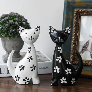 SEETE 2pcs Modern Cat Statue Minimalist Wooden Miniatures Figurine Micro Landscape Handicraft Animal Sculpture Valentines Day