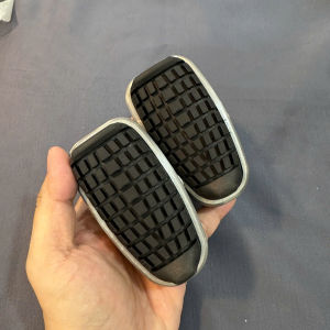Cao su gác chân TRƯỚC Cup 125/ Wave/ Dream/ Sirius - Chất liệu cao su bền chắc
