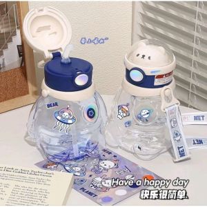 Botol Minum Anak Karakter Lucu Beruang Astronot HX-317 700ml Plus Tali Gantungan Bahan Kualitas Tinggi Plastik food grade (BPA FREE) Desain Trendi Keren Dan Lucu