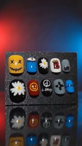 [SG Stock] GD Daisy Press On Nails Y2K Cute Cartoon Short Square Fake Nails With Tool Kit