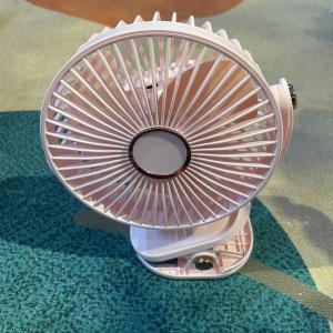 Quạt Kẹp Mini Để Bàn Xoay 720 Độ Có Đèn Sử Dụng Liên Tục Trên 8 Tiếng Bảo Hành 6 Tháng