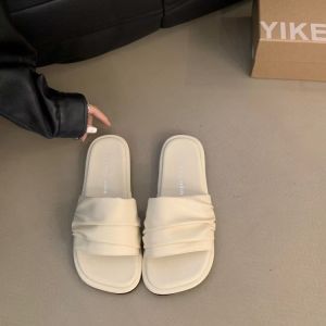 [FreeShipping] Slippers 2026 Spring New Style for Outdoor Wear High-End Flat Sandals Paired with Skirts Beach Sandals