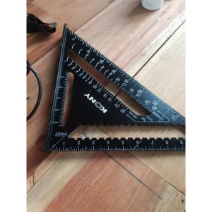 ราคาถูก ฉากวัดไม้สามเหลี่ยม SPEED SQUARE 12นิ้ว ผลิตจากวัสดุอลูมิเนียมอย่างดี แข็งแรงทนทาน