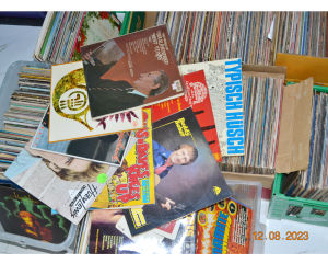 แผ่นเสียงสากลฝรั่ง ญี่ปุ่น ยุค 7080 ส่งแบบสุ่ม เเผ่นเสียงไวนิล LP 12นิ้ว ตัวเลือก 26 เเนว ปกVG/แผ่นVG+ ขึ้นไป รอยน้อย คุณภาพดี มี 4-5000 แผ่น ราคาต่อแผ่น