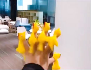 [MUA 2 GIẢM 5%]Đồ chơi Gà bắn dính tường bằng cao su vui nhộn - 1 con