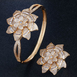 SEQUITO Valuable Yellow Gold Silver Plating Woman Jewelry Sets Full Micro Paved AAA Bling Cubic Zircon Luxury Big Flower Open Cuff Bangle and Ring Set for Wedding Pageant SJ363
