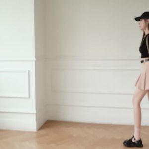 Ammin 2024 Mùa Xuân/Mùa Hè Hàn Quốc Bộ đồ phong cách thanh lịch màu trơn váy xếp ly nữ chống trượt eo eo một dòng váy thanh lịch