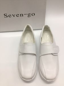 รุ่น 60154 รองเท้าขาวพยาบาล รองเท้าพยาบาล ไซส์เล็ก  มีสายคาดถึงหลังเท้า ปรับกระชับได้ เบอร์ 37-40