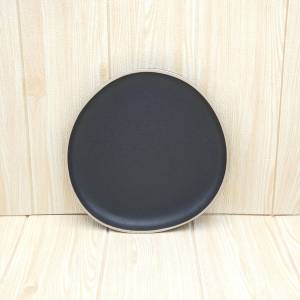 จานเซรามิค  มีให้เลือก 4 ขนาด   7.75 นิ้ว สีดำด้าน  8.1 นิ้ว สีดำเงา  8.8 นิ้ว สีดำด้านขอบขาว  และ 10.3 นิ้ว สีดำด้าน