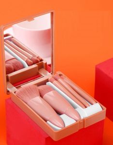 ชุดแปรงแต่งหน้า 5 ชิ้น พร้อมกล่องมีกระจกในตัว ขนาดกล่อง 11x 8.5 x 2 ซม. พกพาสะดวก