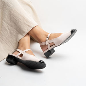 Sepatu Wanita Mary Jane Hak Pendek – Square Toe – Kulit Sintetis Mengkilap – Sepatu Kerja & Santai – 37-40