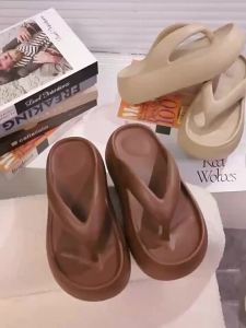 Thick-Soled Flip-Flops For Women 2026 New Summer Model Suitable For Outdoor And Indoor Use Non-Slip Beach Sandals