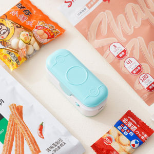 JustLiving 1ชิ้นเครื่องซีลถุง FEPPO 2 In 1ซีลความร้อนพร้อมเครื่องตัดอาหารเครื่องรีดปากถุงแบบพกพาเครื่องปิดผนึกขนาดเล็กอุปกรณ์ทำครัวสำหรับเก็บถุงใส่ชิปถุงอาหารพลาสติก (ค่าใช้จ่าย USB)