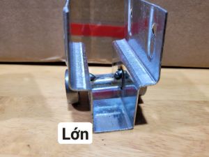 Bánh xe treo cửa lùa bánh xe cửa số loại 2 bánh bánh xe cửa lùa máng treo 2 bánh có 2 bánh xe là 2 bạc đạn Loại nhỏ ( 2x4)/vừa (3x6)/lớn (4X8)  phù hợp với tất cả các loại cửa - Giá sản phẩm là 1 cái- Cửa Hàng Nam