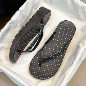 Free Shipping Cartoon Cute Snowflake Flip-Flops For Women New Style Thick-Soled Non-Slip Sandals For Outdoor Wear
