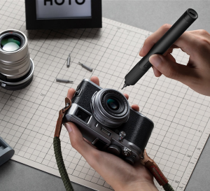 Xiaomi Electric Precision Screwdriver Kit 24 in 1 ชุดไขควงไฟฟ้า24in1 ไขควงกระแทกไฟฟ้า ไขควง ไขควงปากแบนไขควงปากแบน แบตเตอรี่ในตัว Xiaomi Mi Cordless Screwdriver ไขควงไฟฟ้าไร้สาย 5 N.m แบรนด์ Xiaomi ชุด 12 หัว S2 + ต่อยาว + LED | เหมาะสำหรับซ่อมมือถือ