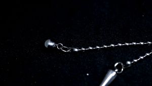 1pc KPop BTS Bangtan Boys Anting Hoops Aksen Bandul Rumbai / Anting Tindik pria dan wanita