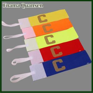 Fnama ปลอกแขนแบบคลาสสิกที่ละเอียดอ่อนสำหรับเด็กสายรัดแขนแบบยืดหยุ่นสำหรับฟุตบอลกัปตันทีมฟุตบอลสำหรับเด็ก