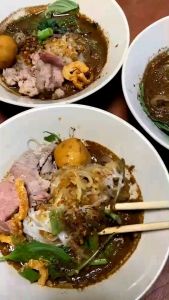 ก๋วยเตี๋ยวเรือต่อปาก ยกลัง 50ห่อ พร้อมส่ง❗🍜New ซองแบบใหม่ ต่อปาก ลอตล่าสุด ก๋วยเตี๋ยวเรือกึ่งสำเร็จรูปต่อปาก ราคาส่ง ของฝาก