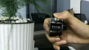 Mini Mechanical Digital Golf Clicker Manual Counting Max.9999 Counter Portable 4 Digital Number Handheld Tally Counter