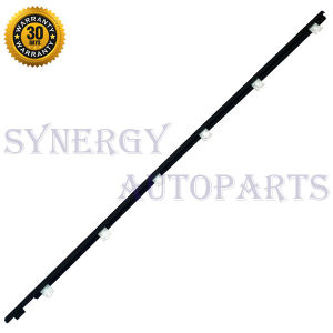 Pelipit Karet Kaca Luar Toyota Avanza 2004-2011 Depan 68151-BZ010