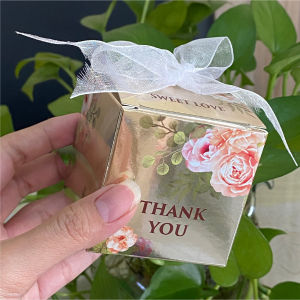 Combo 20 hộp quà tặng Metalize vuông (6 x 6 x 6cm) màu vàng nắp gài đính nơ trắng