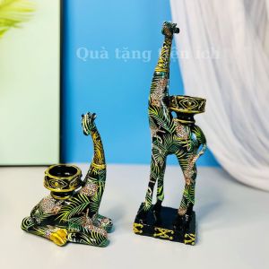 [HCM] Mô hình cặp Hươu cao cổ nhựa tổng hợp (cao 34x9.5x7 cm) quà tặng cho bạn bè người thân trang trí nhà cửa phòng khách tủ TV phòng ngủ…