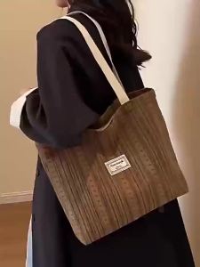 กระเป๋าผ้าใบผู้หญิง แฟชั่นลายทาง กระเป๋าถือกำมะหยี่ กระเป๋าสะพาย