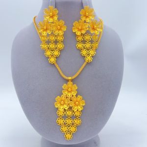 Dubai Middle East 24K Exquisite gold-plated floral necklace and earrings two-piece set for weddings Jewelry
