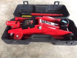 แม่แรงตะเข้ กระเป๋าหิ้วติดรถยนต์ ขนาด 2 ตัน Floor Jack ยี่ห้อ BIG RED