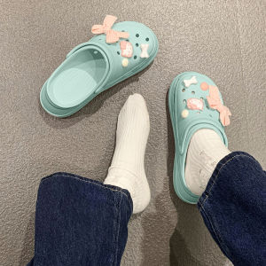 QZshop สินค้าพร้อมส่ง รองเท้าหัวโตแฟชั่น รุ่นนี้มี 5 สีให้เลือกเน้นๆ พร้อมง่นน้องโบว์น่ารักมากๆ ทำจากยางคุณภาพดี ราคาคุ้มมาก ไม่ซื้อคือพลาดแล้วนะสาว