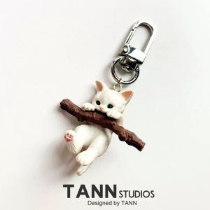 JJT Cartoon Adorable Holding Branches Kitten Key Buckle Cute Three-Dimensional Corgi Puppy Pendant Men and Women School Bag Bag Charm