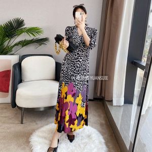 Nova quality⭐One person one pleat ⭐leopard print Miyake Pleat dress spring/summer vintage girl V-neck skirt with waist tucked base