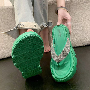 Xishop ราคาถูกมาก รองเท้าแตะแฟชั่น แบบหูหนีบ มาใหม่ สุดฮิตติดเทรนด์ ดีไซน์สวย แมทช์ง่าย ใส่ได้ทุกโอกาส มีมาให้เลือกซื้อถึง 3 สี ราคาสุดคุ้ม ลองเลยย