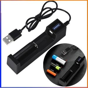 Sạc pin 18650 lithium đa năng 4 cổng sạc cùng lúc sạc pin có đèn báo