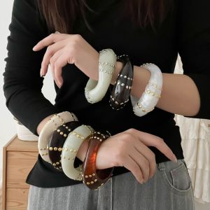 HEALMEYOU Vintage Acrylic Bangle Bohemian Resin Rivet Bracelet Unique Colorful Chunky Bangle Women