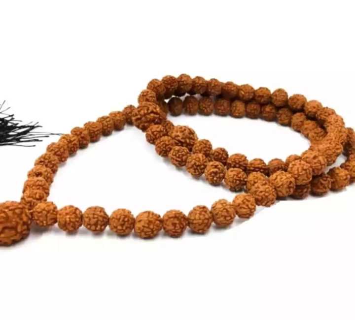 Yog , selülit bilan qoplangan buvilarning toliq uzunlikdagi yalangochlari.